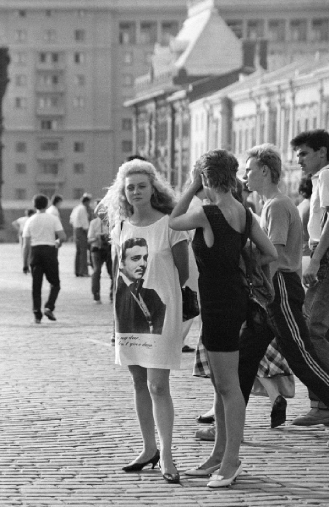 Фотография: Модные приметы 90-х: джинса, одежда кислотного цвета и челки домиком №19 - BigPicture.ru