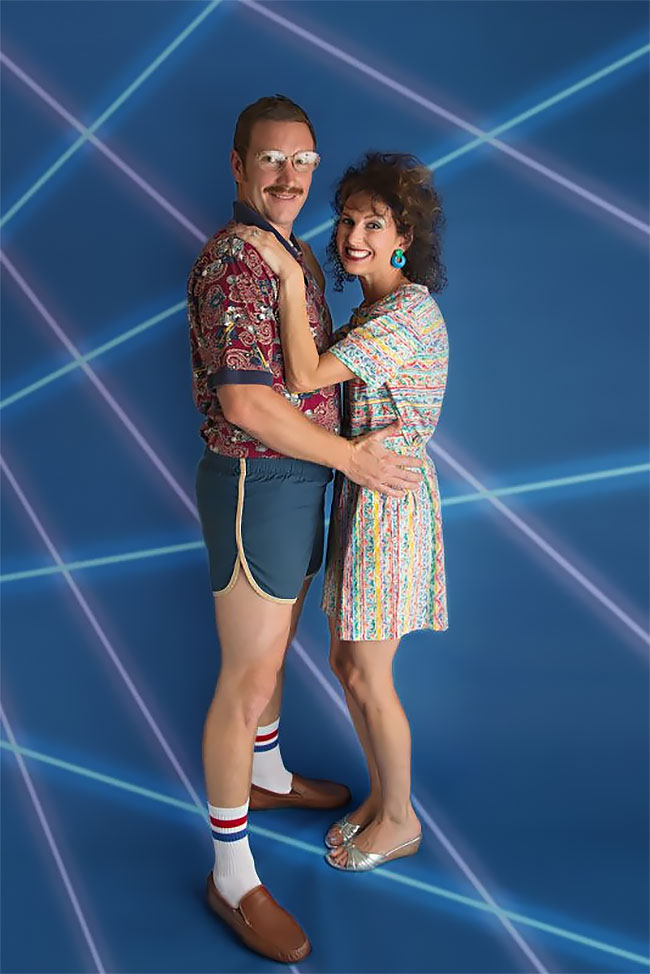 Фотография: К 10-летию брака пара снялась в дурацкой фотосессии в стиле 80-х №5 - BigPicture.ru
