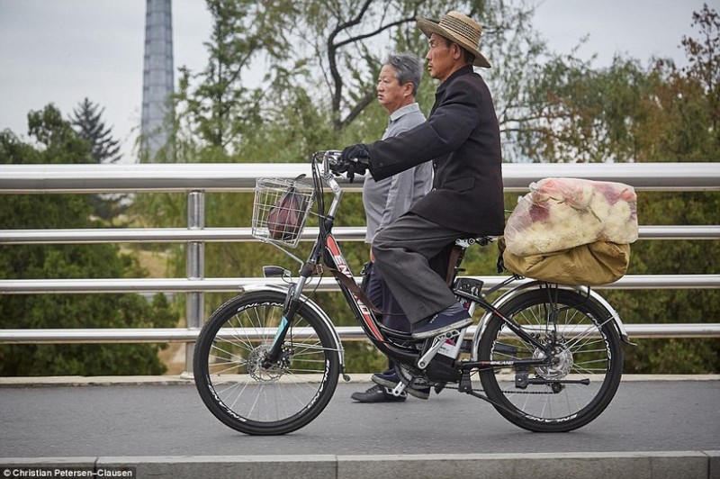 Фотография: Фотограф снимает богатых людей Северной Кореи №11 - BigPicture.ru