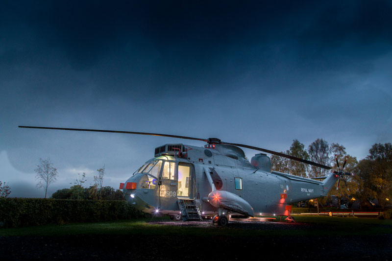 Фотография: Военный вертолет переделали в гостиничный номер №1 - BigPicture.ru