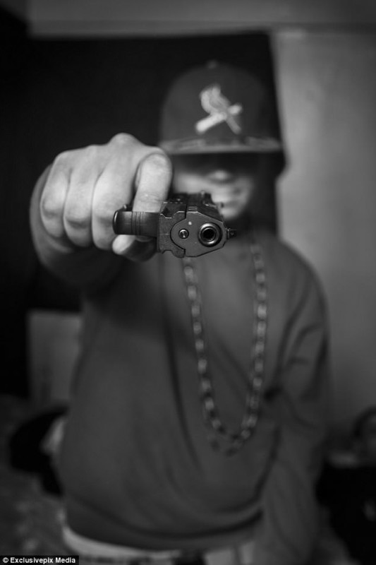 Фотография: Оружие, наркотики и насилие: будни американской уличной банды №2 - BigPicture.ru
