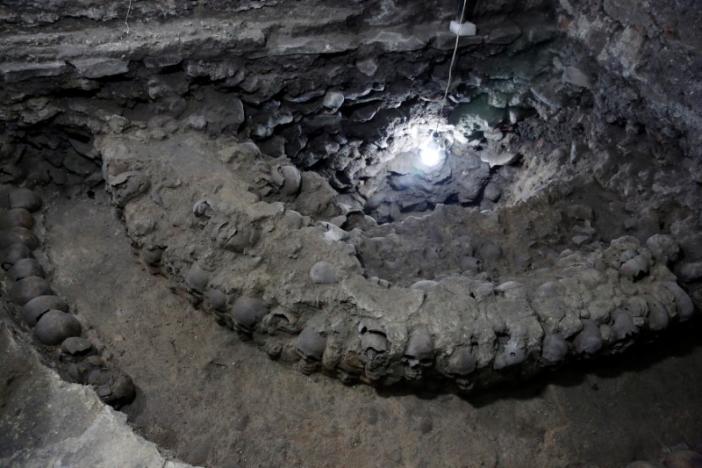 Фотография: В Мехико обнаружили ацтекскую башню из человеческих черепов №14 - BigPicture.ru