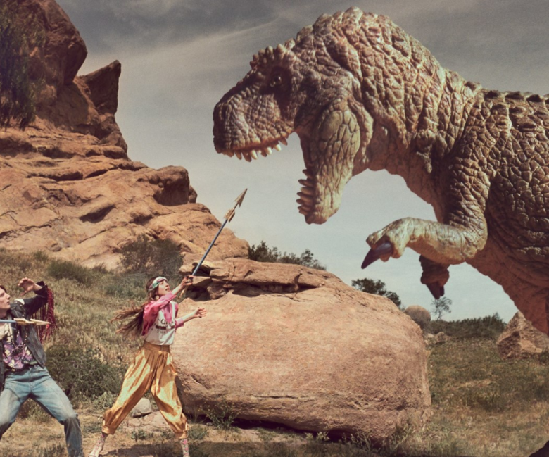 Фотография: Винтажные инопланетяне и динозавры в новой сумасшедшей рекламе Gucci №6 - BigPicture.ru
