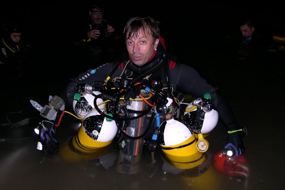 Фотография: Самый страшный кошмар дайвера: испанец провел под водой два дня без кислорода №3 - BigPicture.ru