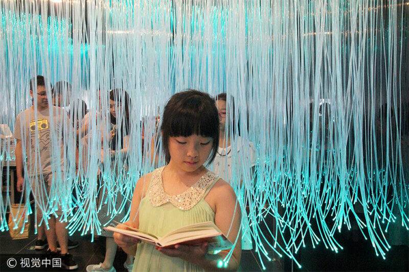 Фотография: В Китае открылся книжный магазин будущего с фантастическим дизайном №1 - BigPicture.ru