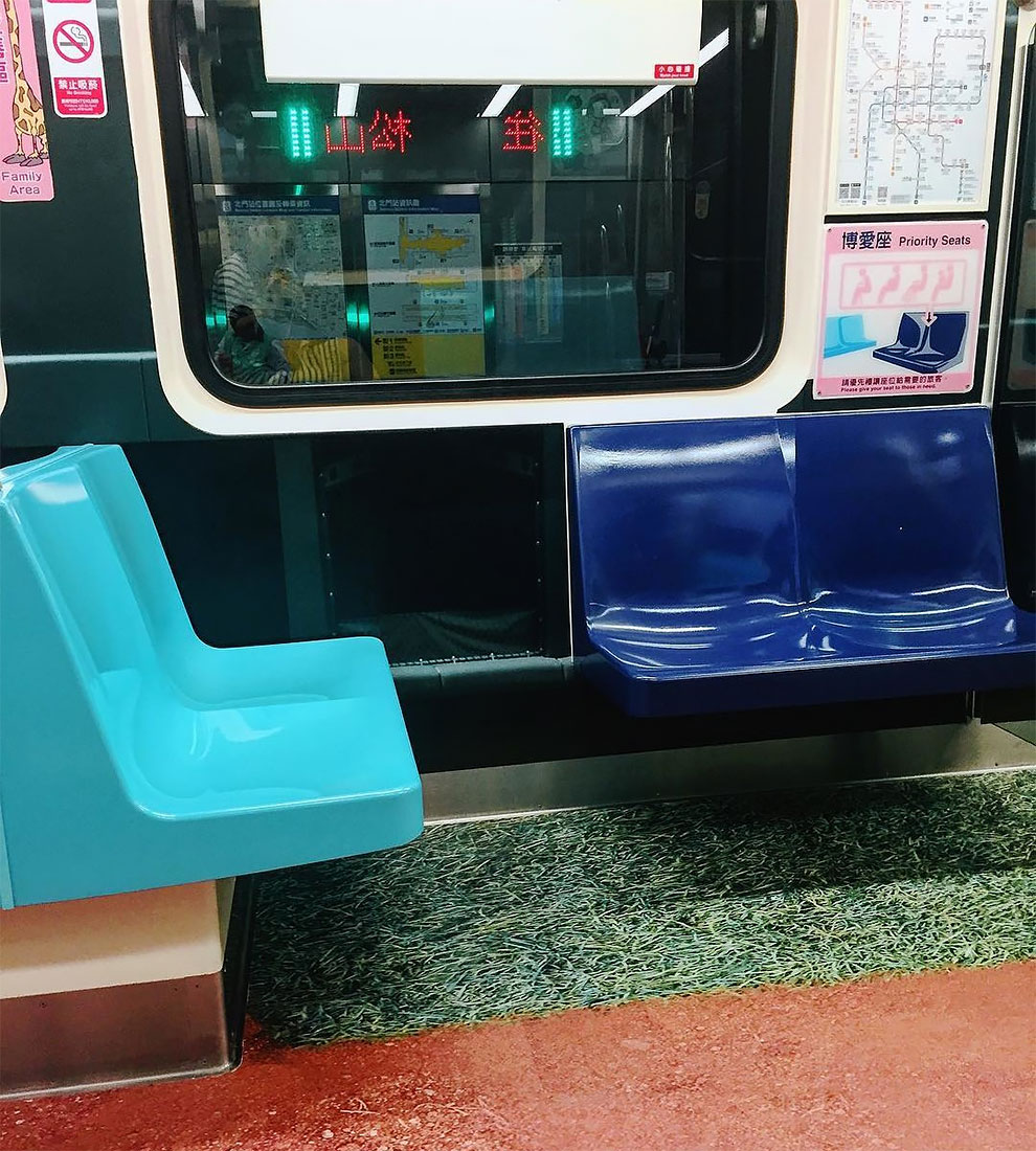 Фотография: В Тайбэе вагоны метро превратили в спортивные площадки №4 - BigPicture.ru