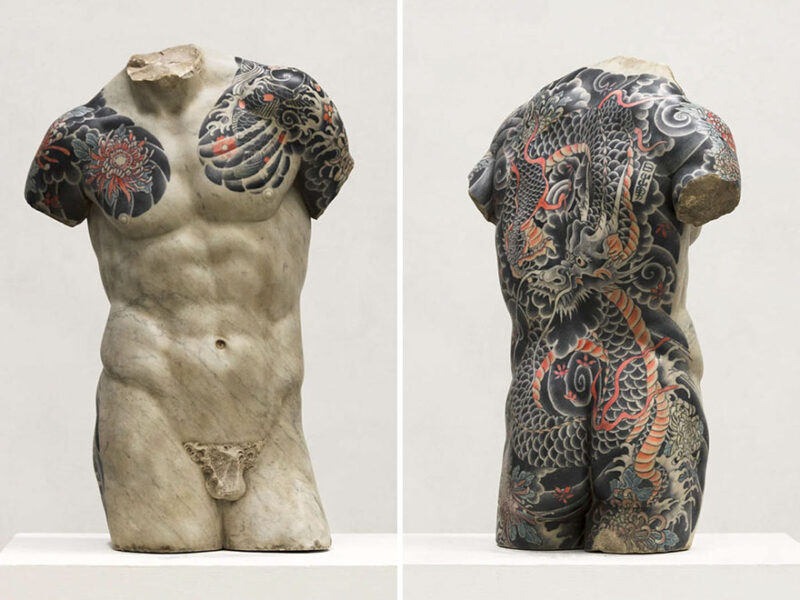 Фотография: Итальянский художник набивает классическим скульптурам татуировки №1 - BigPicture.ru
