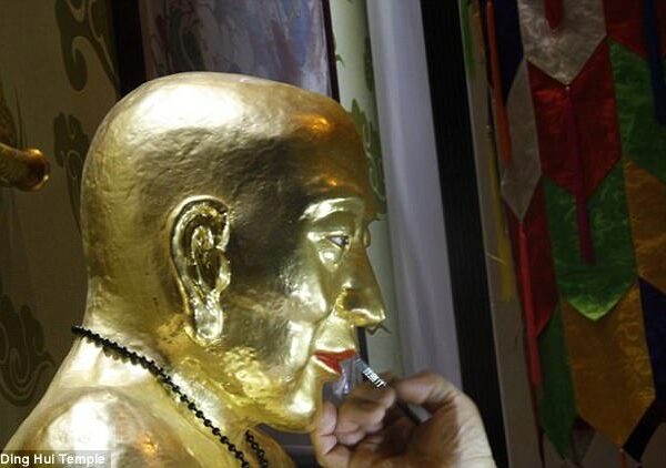 У тысячелетней мумии буддийского монаха мозг и скелет сохранились в идеальном состоянии