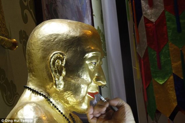 Фотография: У тысячелетней мумии буддийского монаха мозг и скелет сохранились в идеальном состоянии №1 - BigPicture.ru