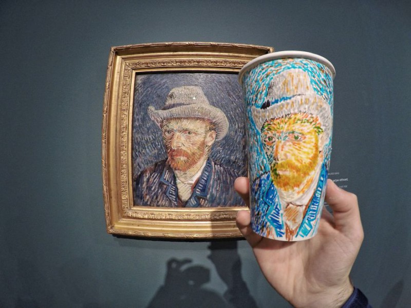 Фотография: Нет искусства без стакана: путешественник расписывает кофейные стаканчики, зарабатывая на жизнь №7 - BigPicture.ru