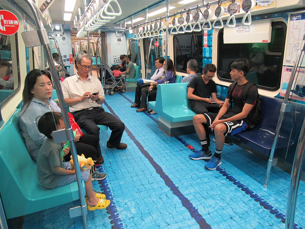 Фотография: В Тайбэе вагоны метро превратили в спортивные площадки №8 - BigPicture.ru