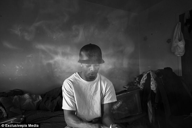 Фотография: Оружие, наркотики и насилие: будни американской уличной банды №10 - BigPicture.ru