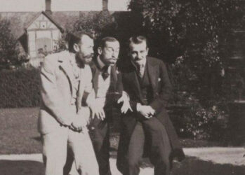 Император Николай II дурачится с друзьями на фотографиях 1899 года