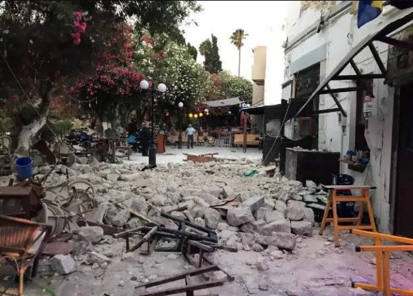В Греции и Турции 200 человек пострадало от землетрясения