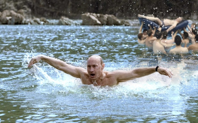 Фотография: Пошел по рукам: Жириновский на матрасе стал новым мемом №9 - BigPicture.ru
