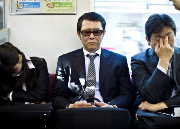 Человек-машина: трагикомичная жизнь японского офисного планктона
