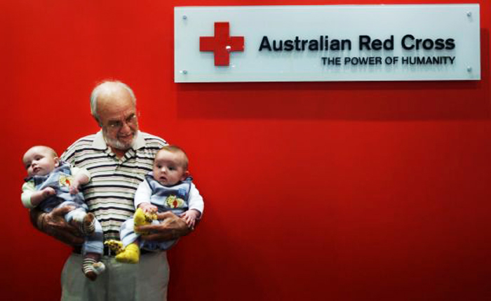 Фотография: Человек с золотой кровью: как австралиец спас жизни двух миллионов младенцев №6 - BigPicture.ru