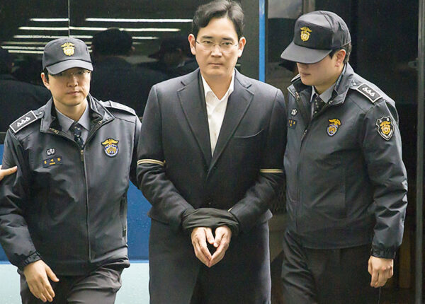 Главу Samsung приговорили к 5 годам тюрьмы
