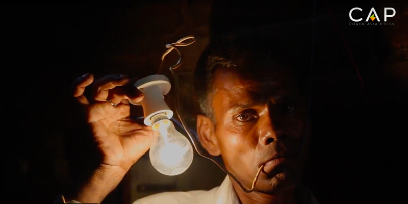 Фотография: Человек-лампочка: индиец, который питается электричеством №4 - BigPicture.ru