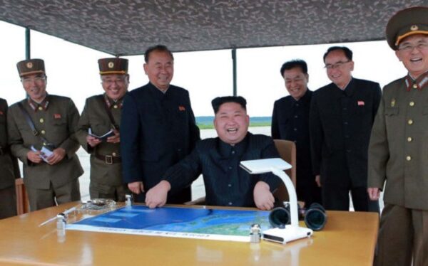 Не смешите наши «Хвасоны»: Ким Чен Ын на запуске баллистической ракеты