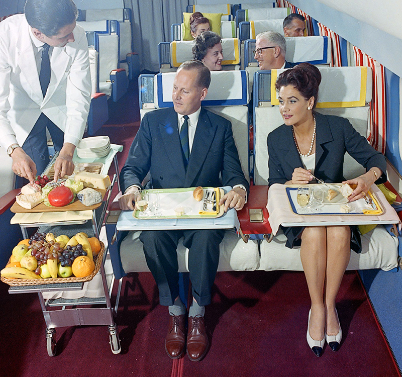 Как выглядел бизнес-класс швейцарской авиакомпании в 60-е