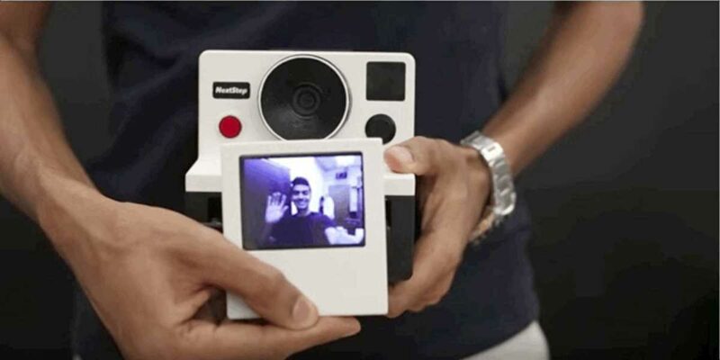 Фотография: Новая жизнь моментальной фотографии: программист создал Polaroid, который печатает гифки №1 - BigPicture.ru