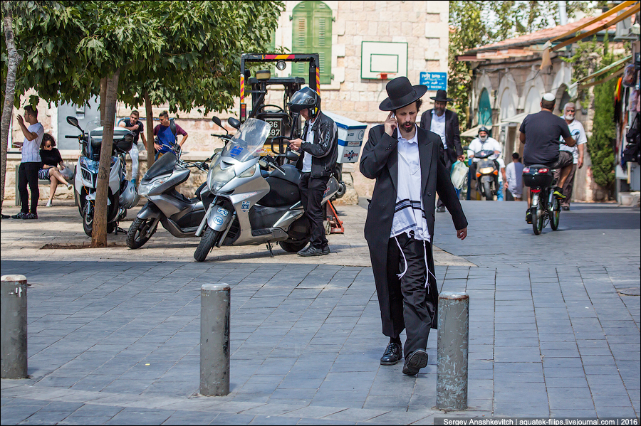 Фотография: Люди в черном: почему у евреев такая одежда №4 - BigPicture.ru