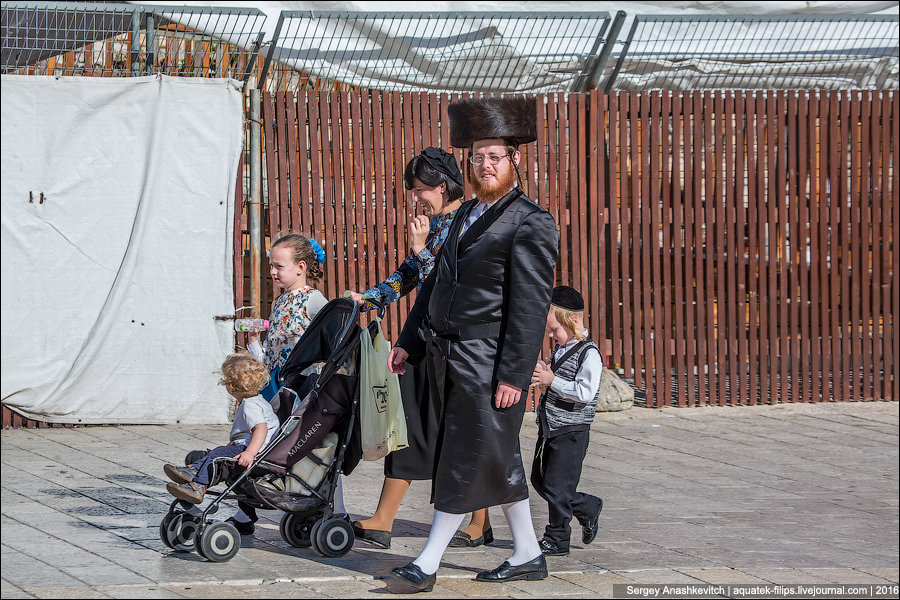 Фотография: Люди в черном: почему у евреев такая одежда №8 - BigPicture.ru