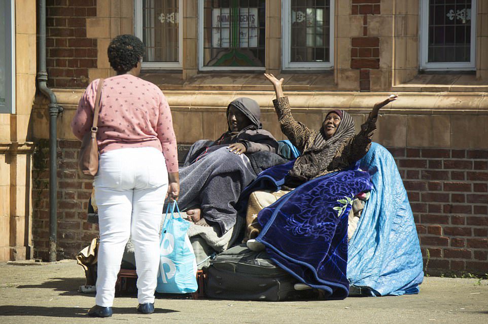 Фотография: Работа на дому: сомалийцы живут на улице, отказываясь от жилья за 1500 фунтов №14 - BigPicture.ru