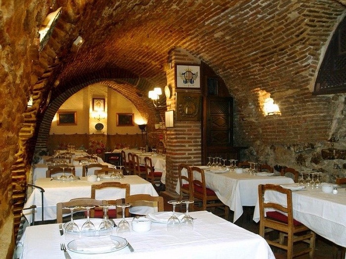 Фотография: Собрино де Ботин: самый старый ресторан в Европе, который любил Хемингуэй и где в молодости подрабатывал Гойя №10 - BigPicture.ru