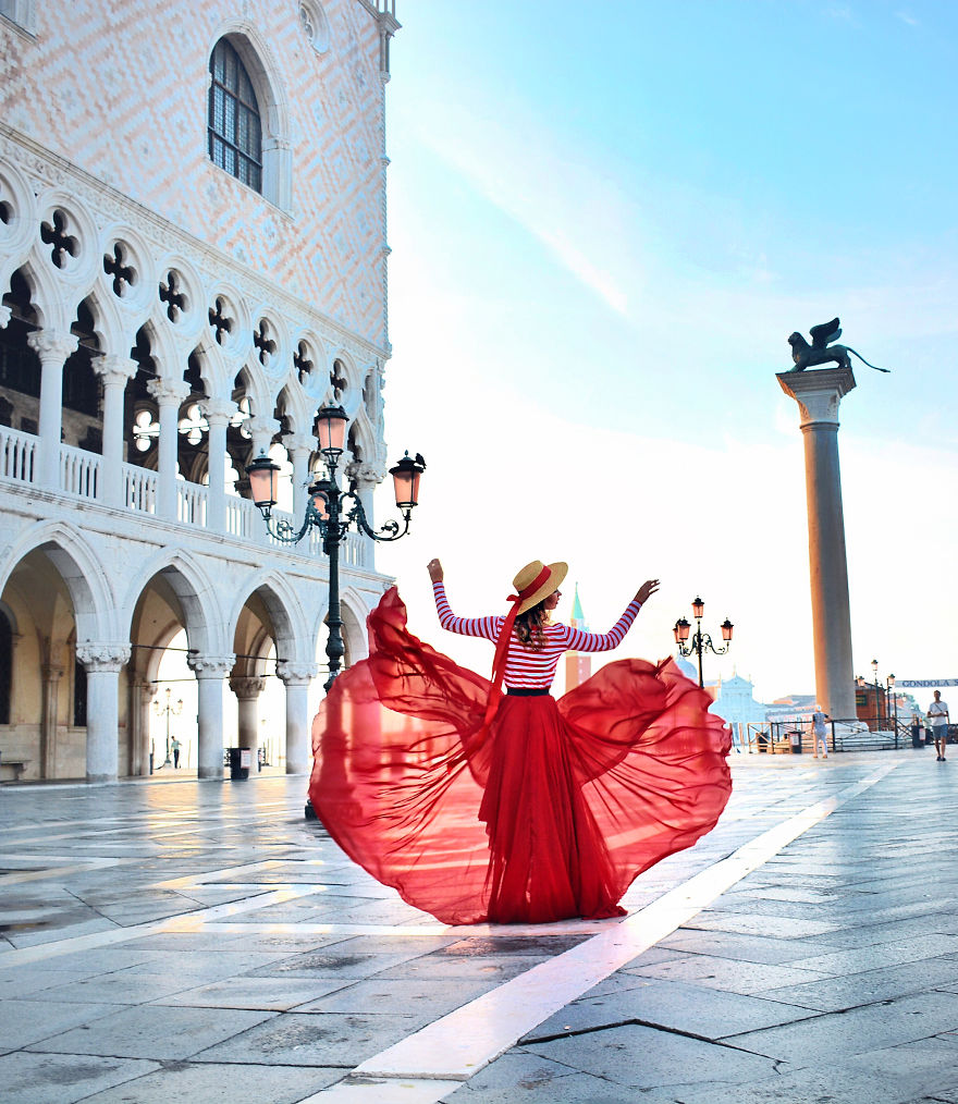 Фотография: Мир под юбкой: российская путешественница покорила инстаграм фотографиями в воздушных платьях №12 - BigPicture.ru