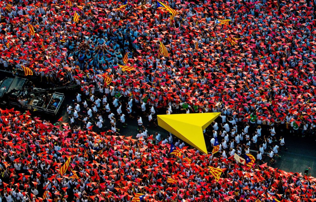 Фотография: Когда протест похож на праздник: как Каталония боролась за независимость №12 - BigPicture.ru