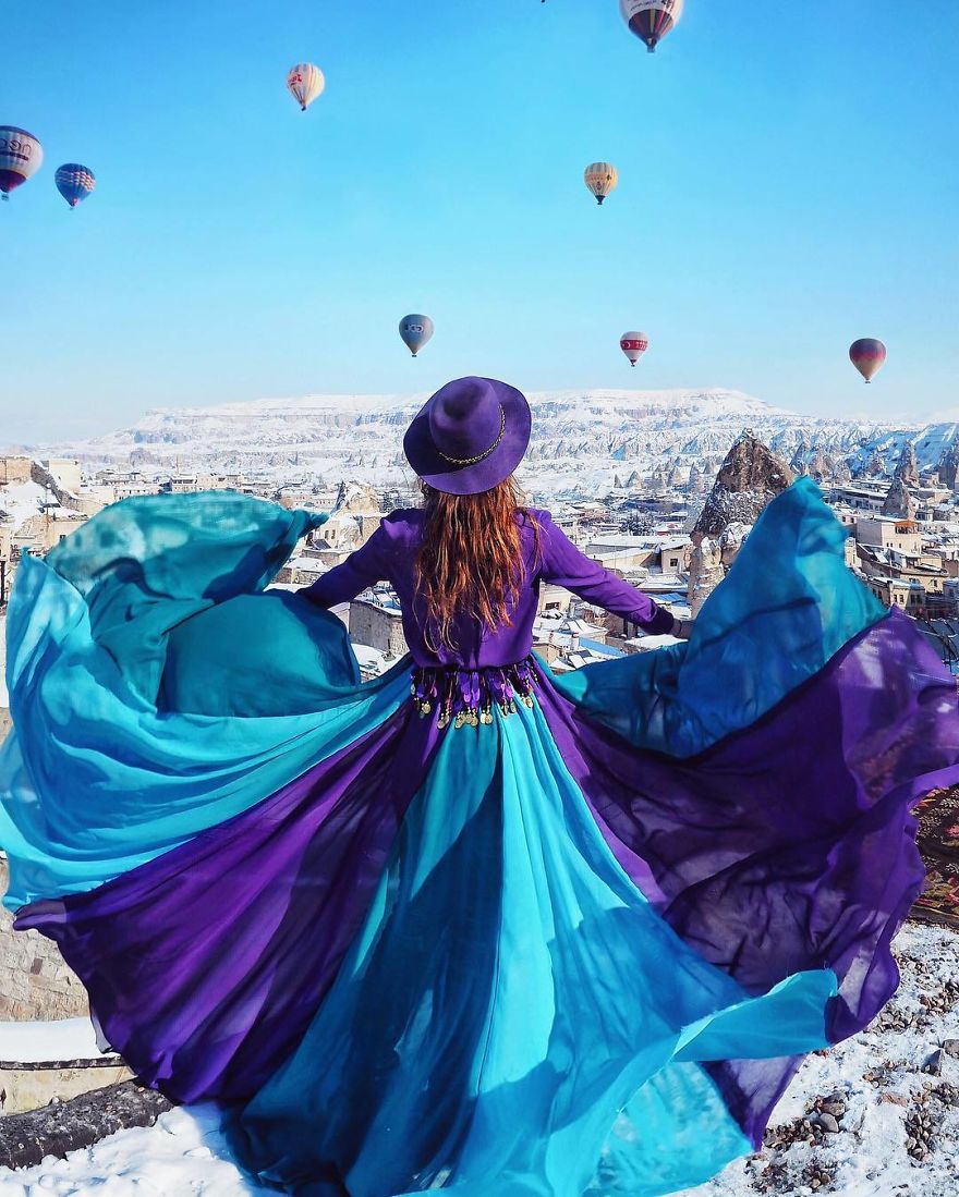 Фотография: Мир под юбкой: российская путешественница покорила инстаграм фотографиями в воздушных платьях №13 - BigPicture.ru