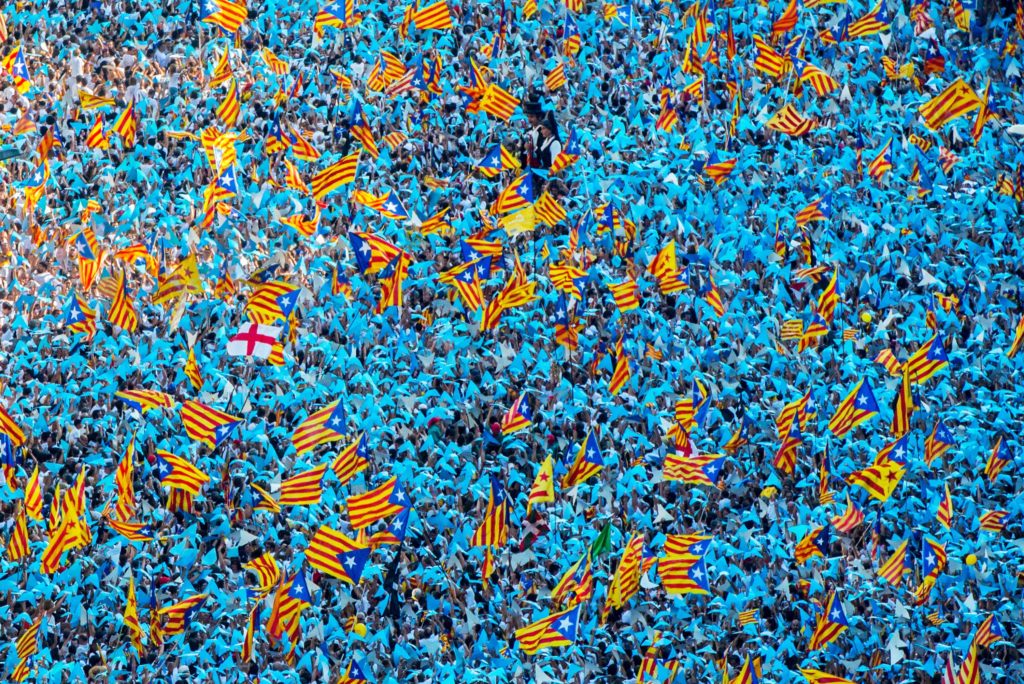 Фотография: Когда протест похож на праздник: как Каталония боролась за независимость №13 - BigPicture.ru