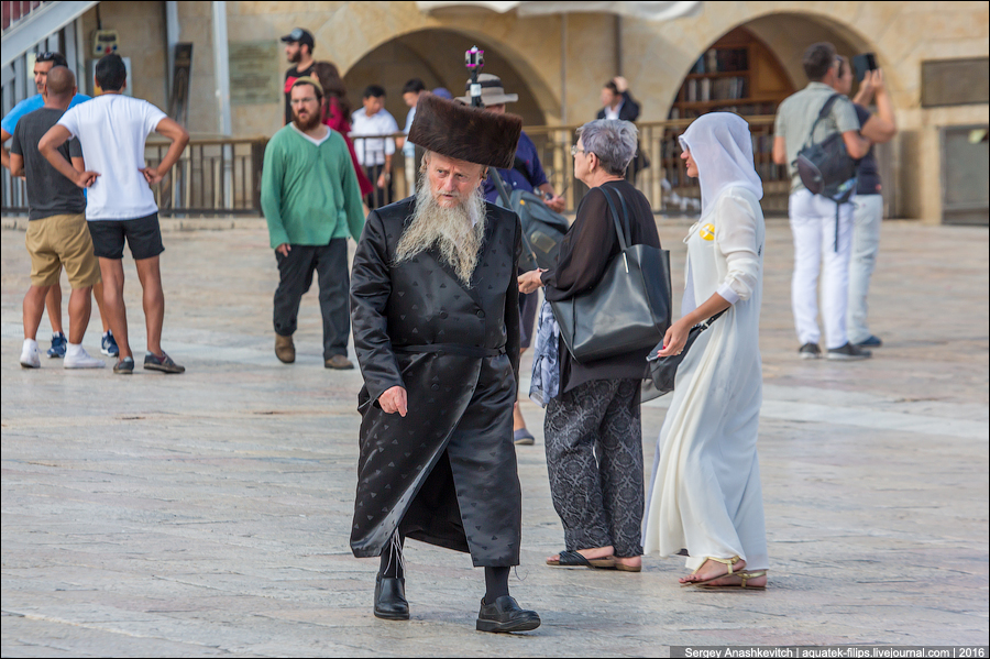 Фотография: Люди в черном: почему у евреев такая одежда №15 - BigPicture.ru