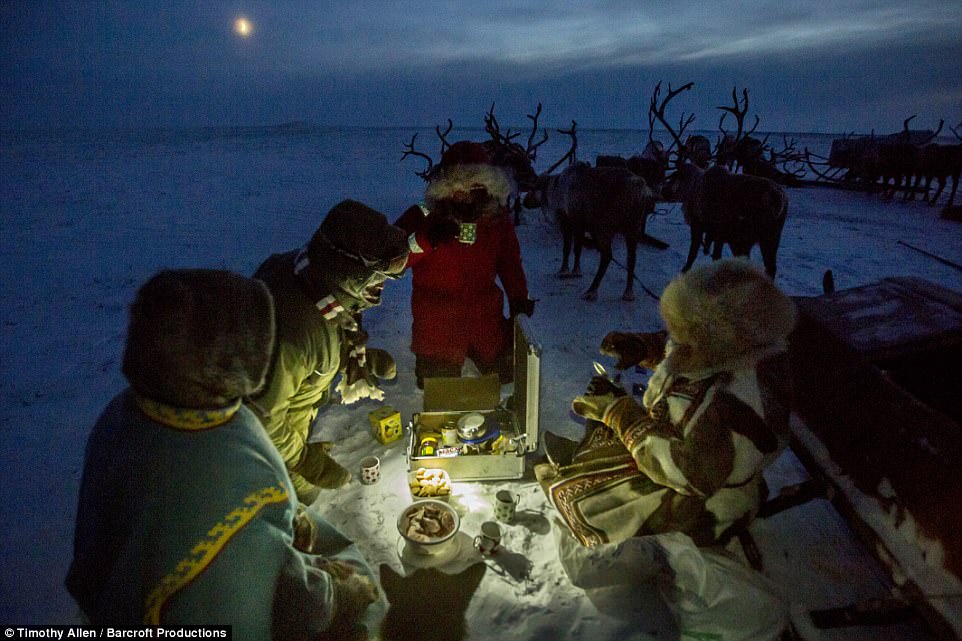 Фотография: Жизнь в морозильнике: вышел фильм BBC о миграции ненецких оленеводов №16 - BigPicture.ru