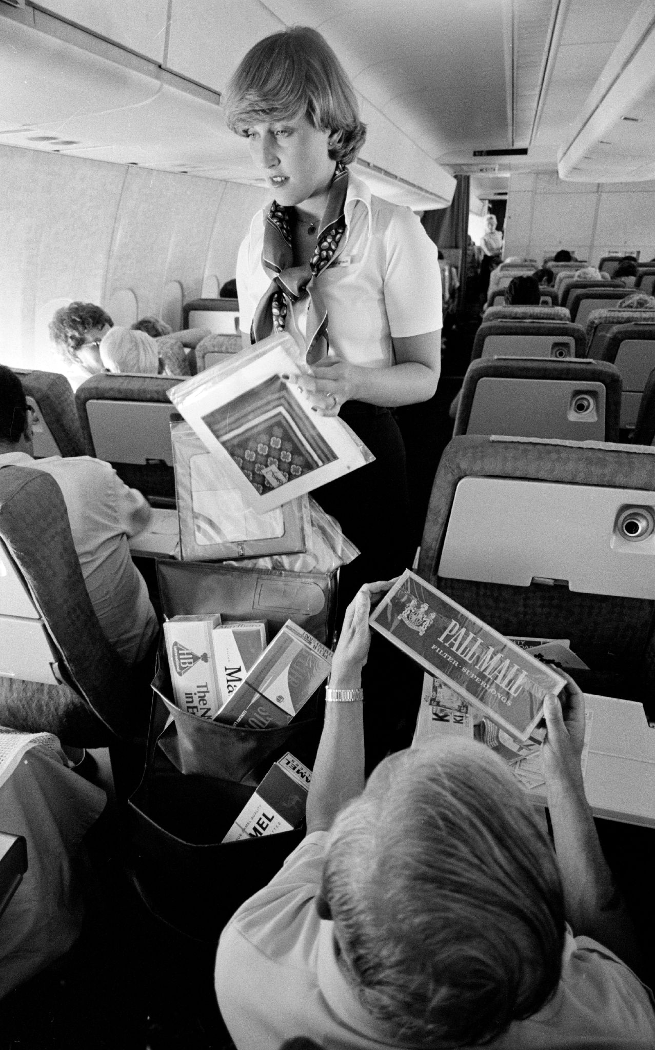 Фотография: Как выглядел бизнес-класс швейцарской авиакомпании в 60-е №10 - BigPicture.ru