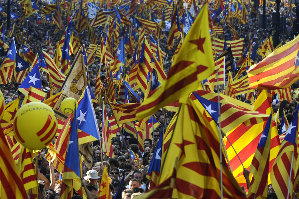 Фотография: Когда протест похож на праздник: как Каталония боролась за независимость №3 - BigPicture.ru