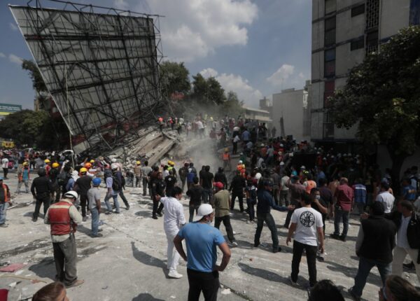 Сильнейшее землетрясение в Мексике магнитудой 7,1 унесло жизни более 226 человек