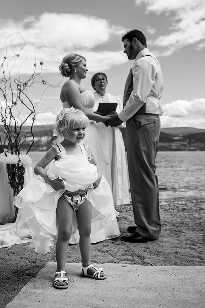 Фотография: 35 доказательств, что дети — самые несчастные гости свадеб №9 - BigPicture.ru