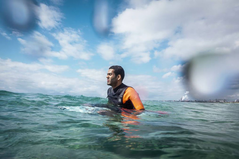 Фотография: Слепой серфер покорил самую опасную волну в мире, 