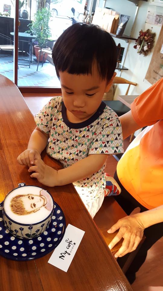 Фотография: А у нас на Тайване в кофе тараканы: жутко реалистичный латте-арт №5 - BigPicture.ru