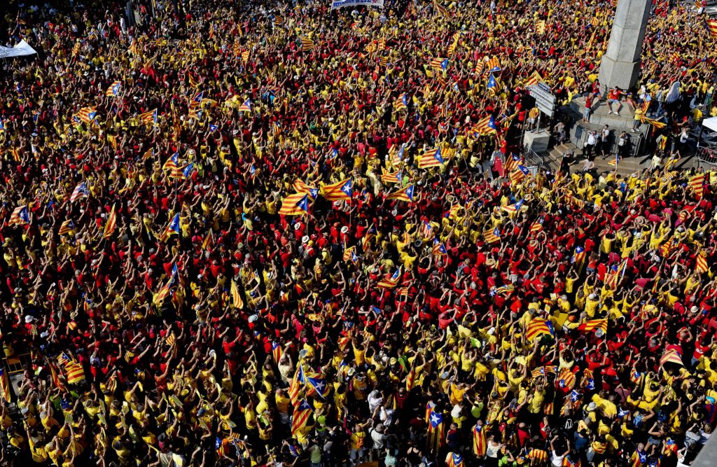 Фотография: Когда протест похож на праздник: как Каталония боролась за независимость №8 - BigPicture.ru