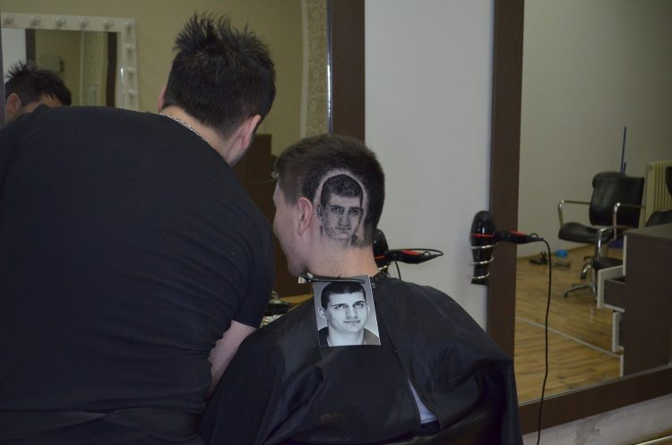 Фотография: Портрет вождя на затылке: сербский парикмахер прославился благодаря Ким Чен Ыну №9 - BigPicture.ru