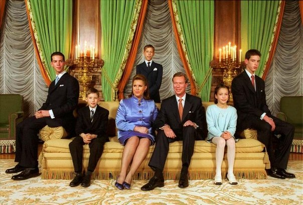 Фотография: Нужно больше королей! Сколько детей в монарших семьях было тогда и есть сейчас №11 - BigPicture.ru