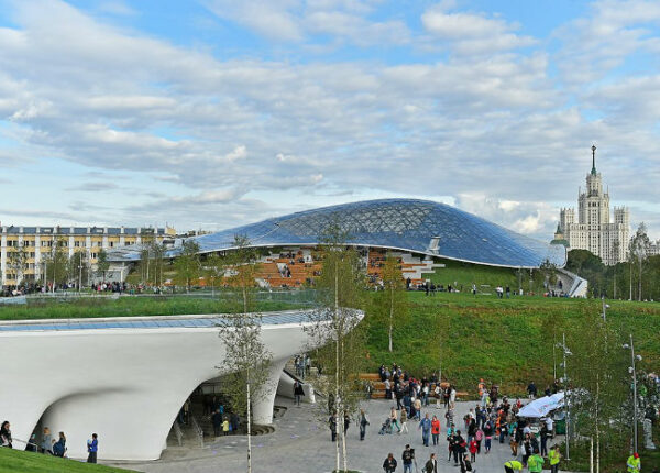 Новая жизнь «Зарядья»: как выглядит парк за 13 млрд, построенный на месте гостиницы «Россия»