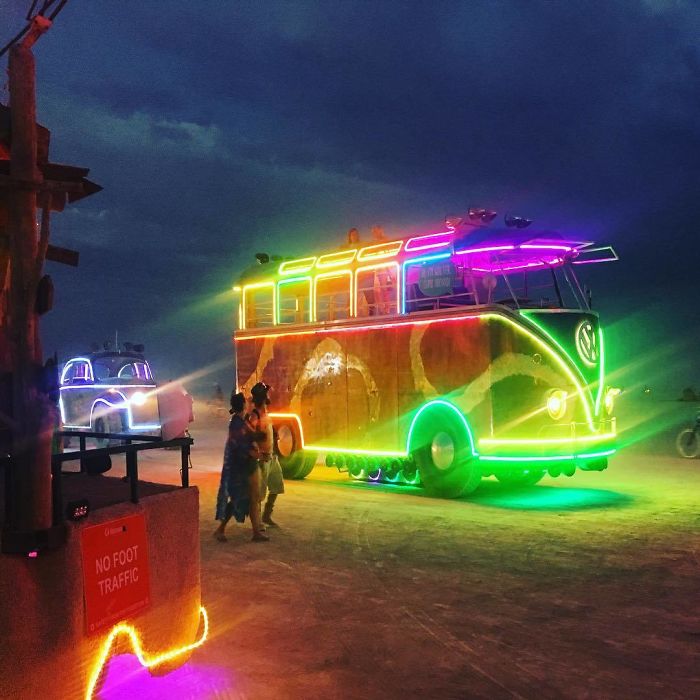 Фотография: Радужный пони и грузовик с рогами: лучшие фотографии с Burning Man 2017 №29 - BigPicture.ru