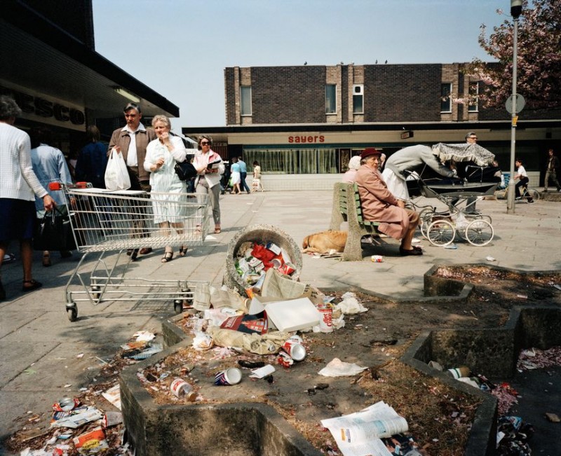 Фотография: Как жил Ливерпуль в начале 80-х: откровенные фото скандального фотожурналиста Мартина Парра №15 - BigPicture.ru