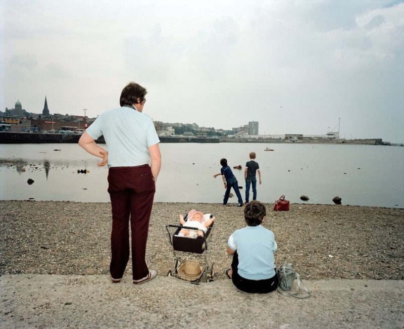 Фотография: Как жил Ливерпуль в начале 80-х: откровенные фото скандального фотожурналиста Мартина Парра №18 - BigPicture.ru