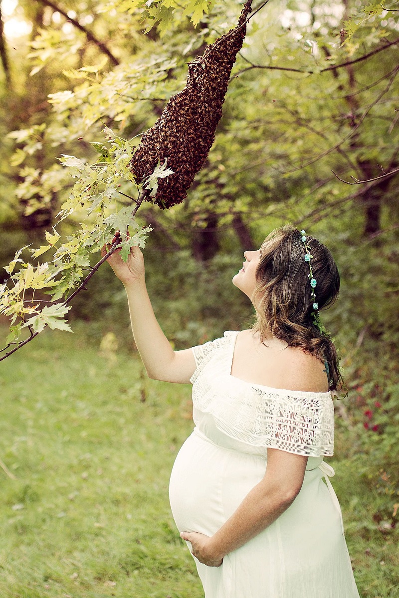 Фотография: Жу-жу-жутковатые кадры: беременная американка устроила фотосессию с роем пчел №4 - BigPicture.ru